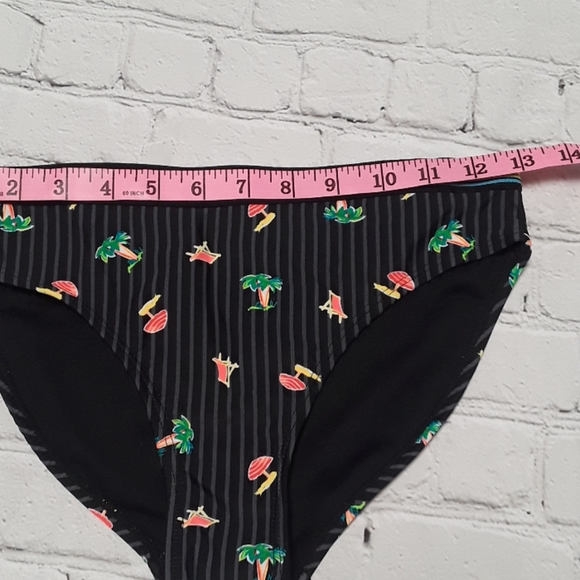 Wonder Nation Girl's 2 piece Bathing Suit. - Picture 7 of 7